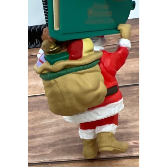 1989 HALLMARK KEEPSAKE ORNAMENT A VISIT FROM SANTA ADD YOUR NAME - Picture 8 of 8